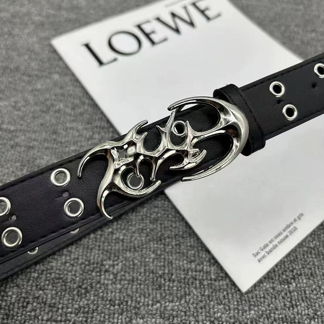 남성 여성을위한 새로운 세련된 Y2K 중공 PU 가죽  - Off White Belt 리뷰 및 가격